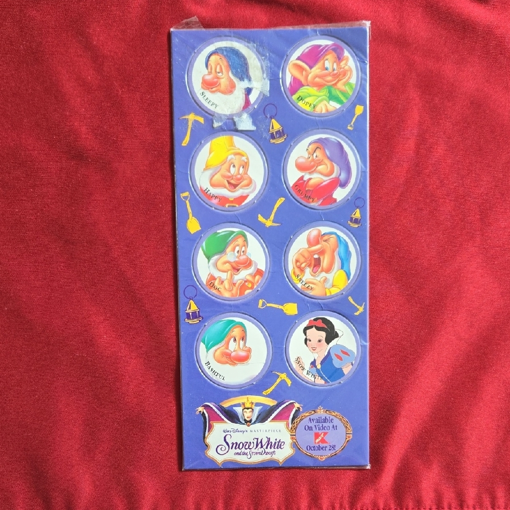 Vintage 94 DISNEY Snow White & the Seven Dwarfs POG set NWT. (BIN 008)